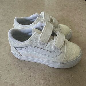 Never worn toddler vans.